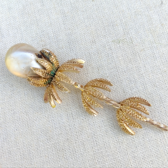 Large vintage pearl flower brooch - Picture 2 of 6